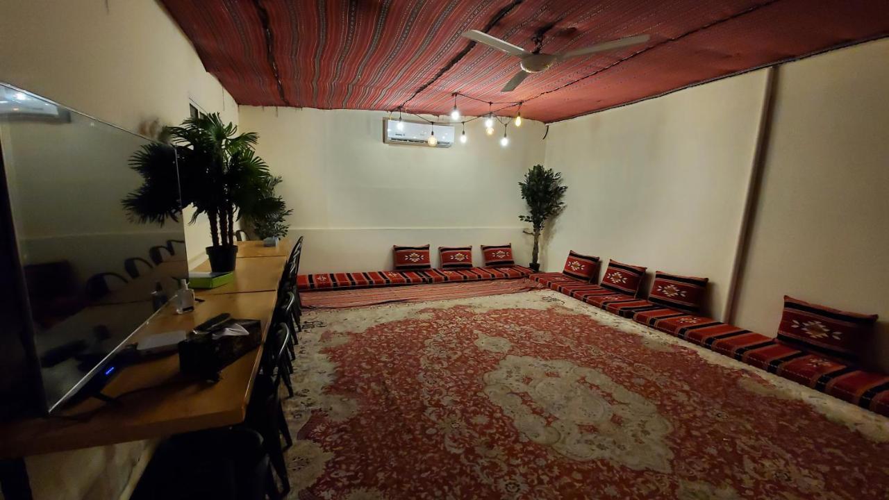 Lazeemah استراحة اللزيمه Holiday home
