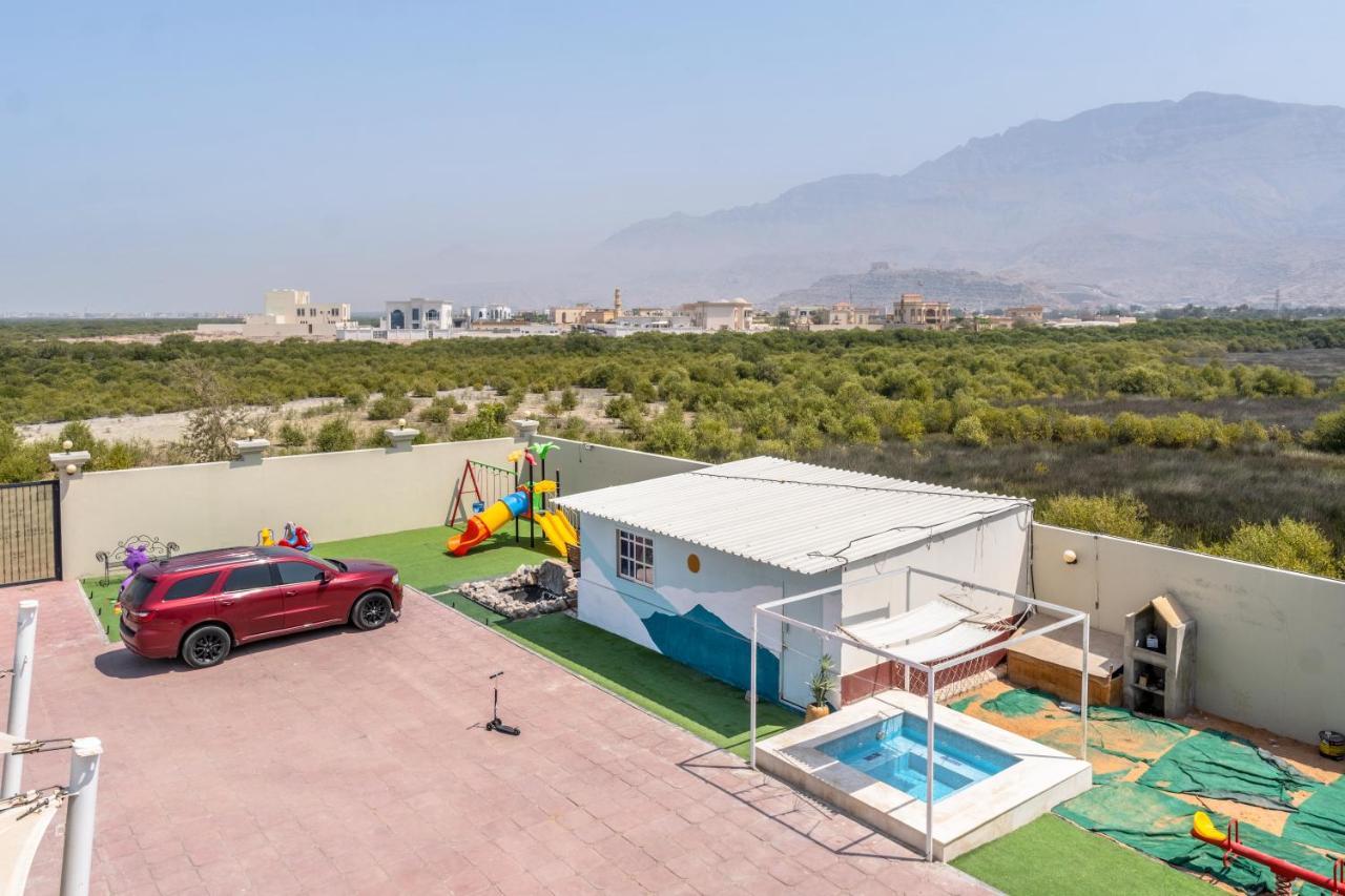 Lazeemah استراحة اللزيمه Holiday home
